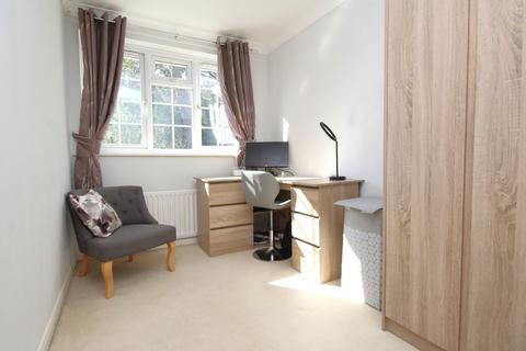 10 Blackbird Close, Poole, BH17 7YA