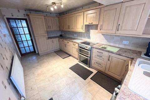 3 bedroom terraced house for sale, Wood Street, Warwickshire CV12