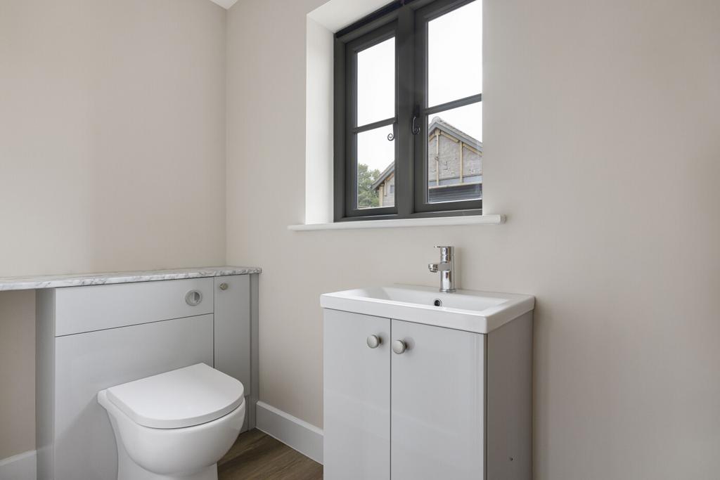 Cloakroom/wc