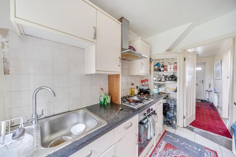 5 Walton Drive, Harrow, HA1 4XB