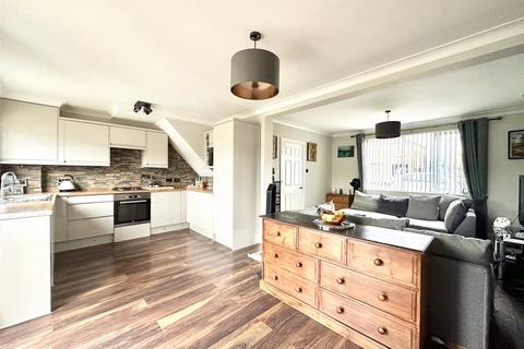 3 bedroom semi-detached house for sale, Gasson Road, Swanscombe, Kent, DA10
