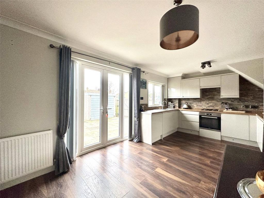 Kitchen/Dining Area