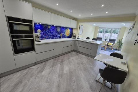 undefined, Llandrinio, Llanymynech