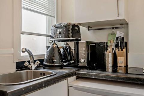 1 bedroom flat to rent, Hill Street, London