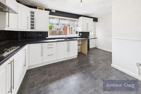 3 bedroom end of terrace house for sale, Totnes Close, Thorney Close