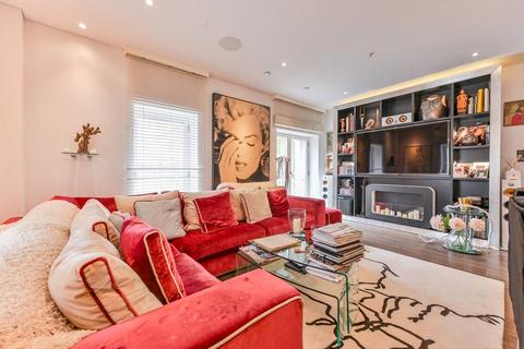 3 bedroom flat for sale, Marconi House, The Strand, London, WC2R