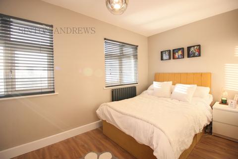 3 bedroom apartment for sale, Darwin Road, Ealing, W5