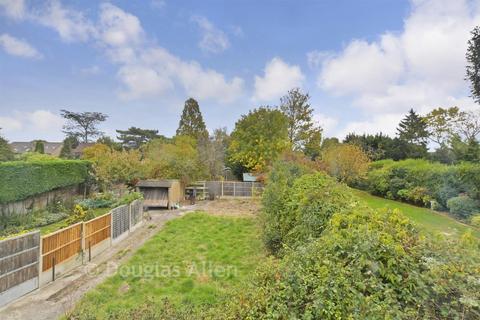 3 bedroom detached house for sale, Rockingham Avenue, Hornchurch RM11