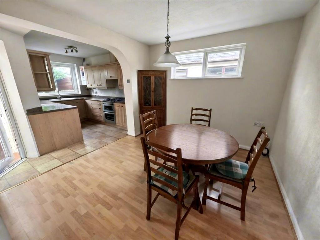 Uy34 TXp Yj0 Gx D7 Kz T86zb A.jpg