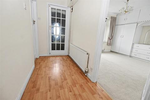 2 bedroom detached bungalow for sale, The Parkway, Canvey Island SS8