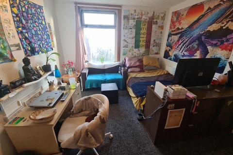 undefined, Knowle Terrace, Leeds LS4