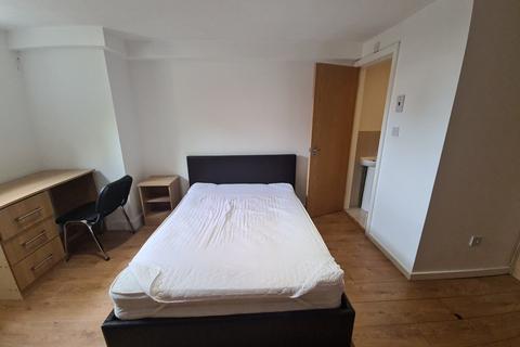 3 bedroom house to rent, 35a Headingley Mount, Leeds LS6