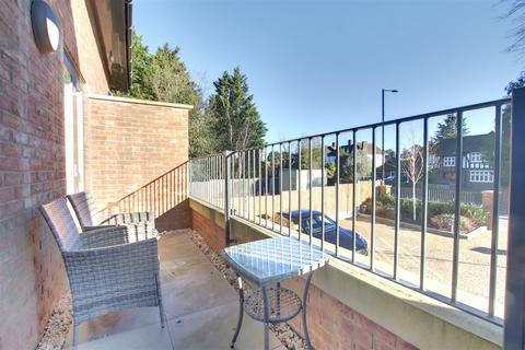 2 bedroom apartment for sale, Dessaline Lodge, Bush Hill, N21