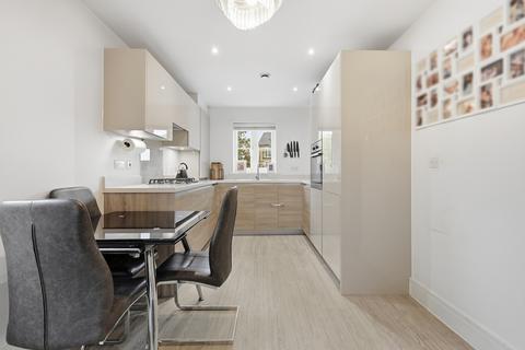 2 bedroom flat for sale, Camellia House, Chigwell IG7