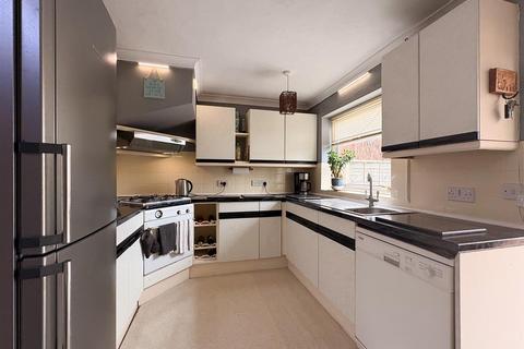 3 bedroom end of terrace house for sale, Fairlea Close, Burgess Hill