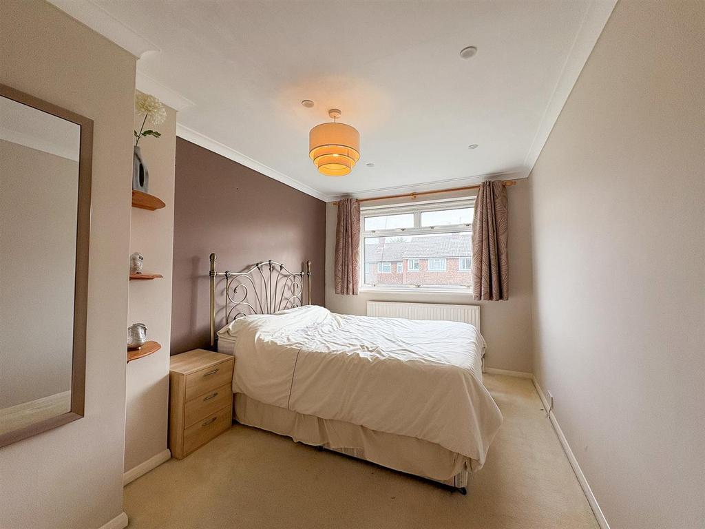 Bedroom 1.jpg