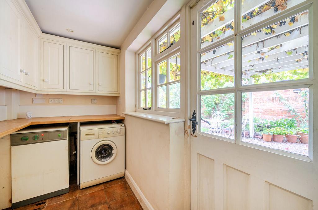 1369334-25-68ef7b...