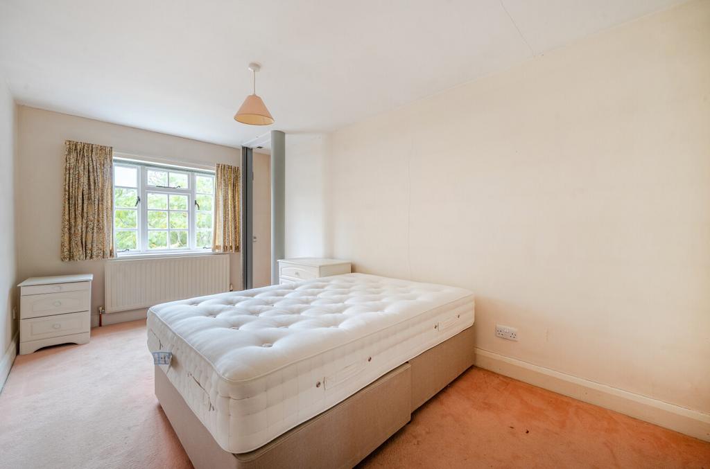 1369334-9-68ef7a4...