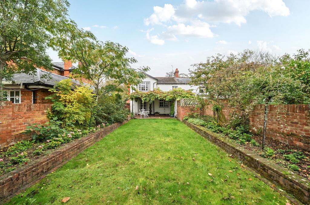 1369334-7-68ef79d...