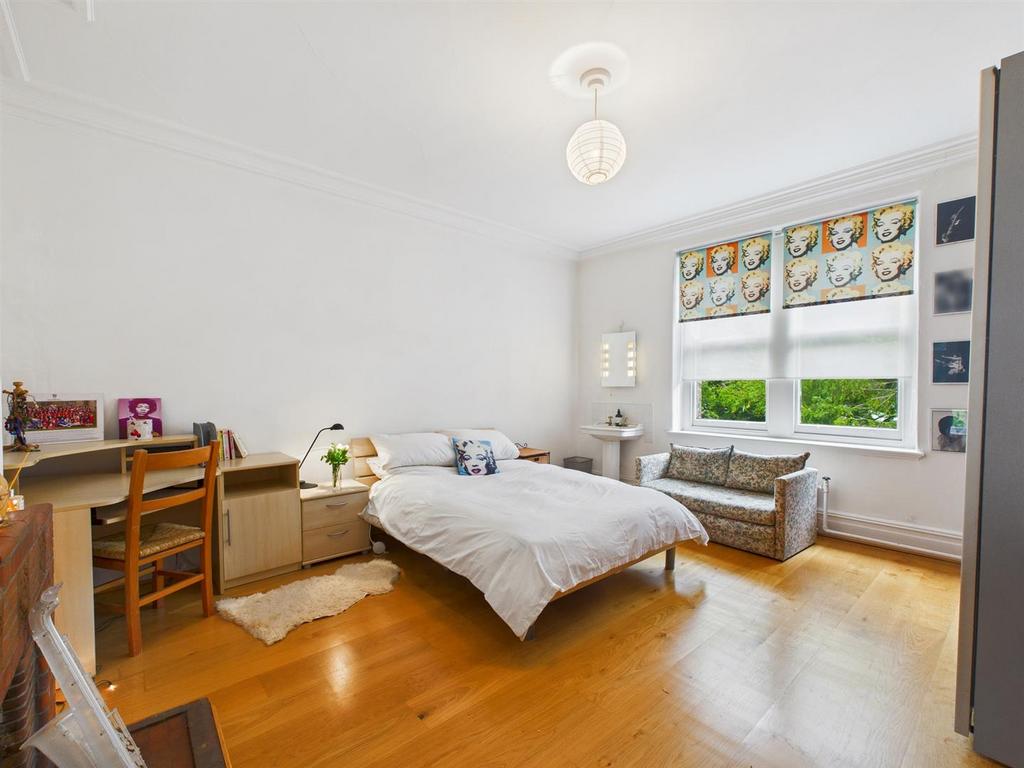 CAM03145 G0-PR0418-STILL026.jpg