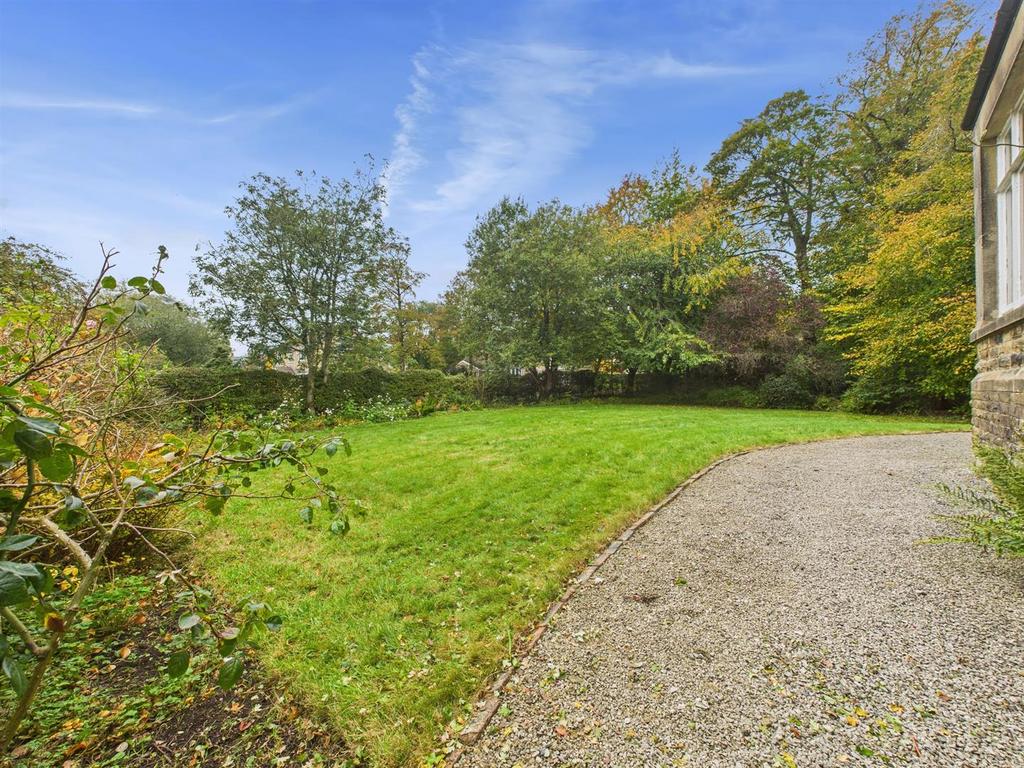 CAM03145 G0-PR0424-STILL003.jpg