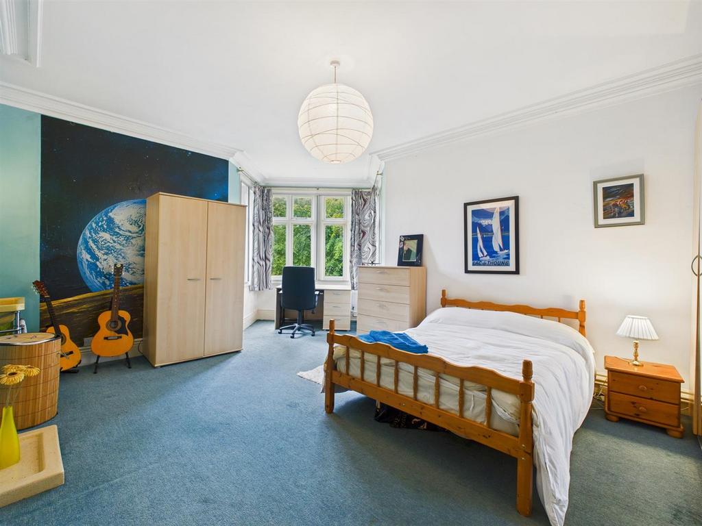 CAM03145 G0-PR0418-STILL029.jpg