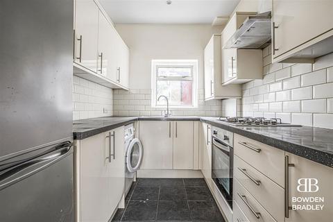 3 bedroom terraced house for sale, Claremont Gardens, Seven Kings