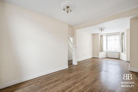 3 bedroom house for sale, Claremont Gardens, Ilford, IG3