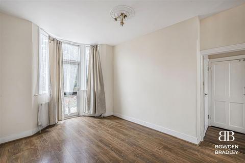 3 bedroom house for sale, Claremont Gardens, Ilford, IG3