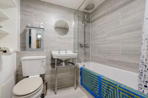 1 bedroom flat for sale, Talbot Road, London W2