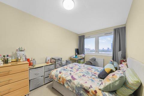 2 bedroom flat for sale, Austin Road, London SW11