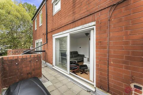 3 bedroom maisonette for sale, Ambleside Close, London