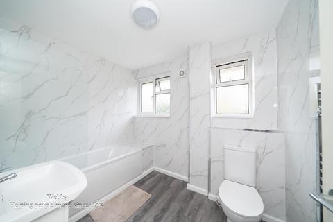 3 bedroom end of terrace house for sale, Bloxwich Lane, Walsall WS2