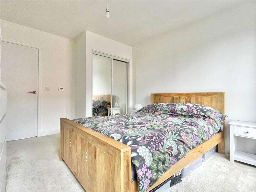 Bed1.jpg