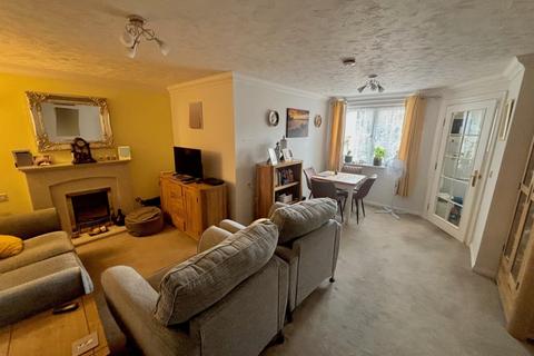 1 bedroom retirement property for sale, Station Road, Addlestone, Surrey, KT15