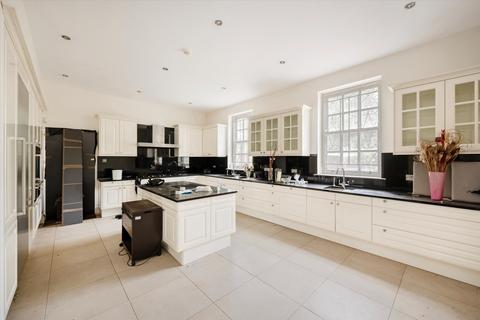 undefined, Courtenay Avenue, London, N6
