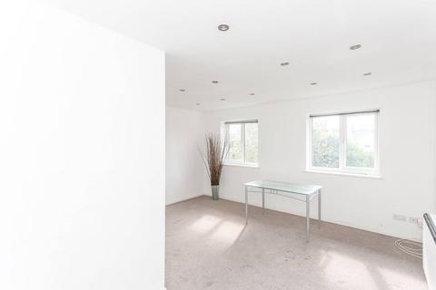 2 bedroom flat for sale, Gade Close, Watford, WD18