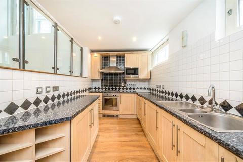 undefined, Graduate Place, London SE1