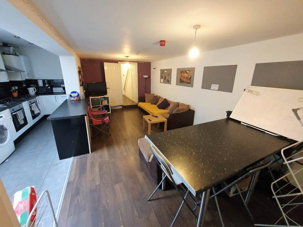 Living-dining room (