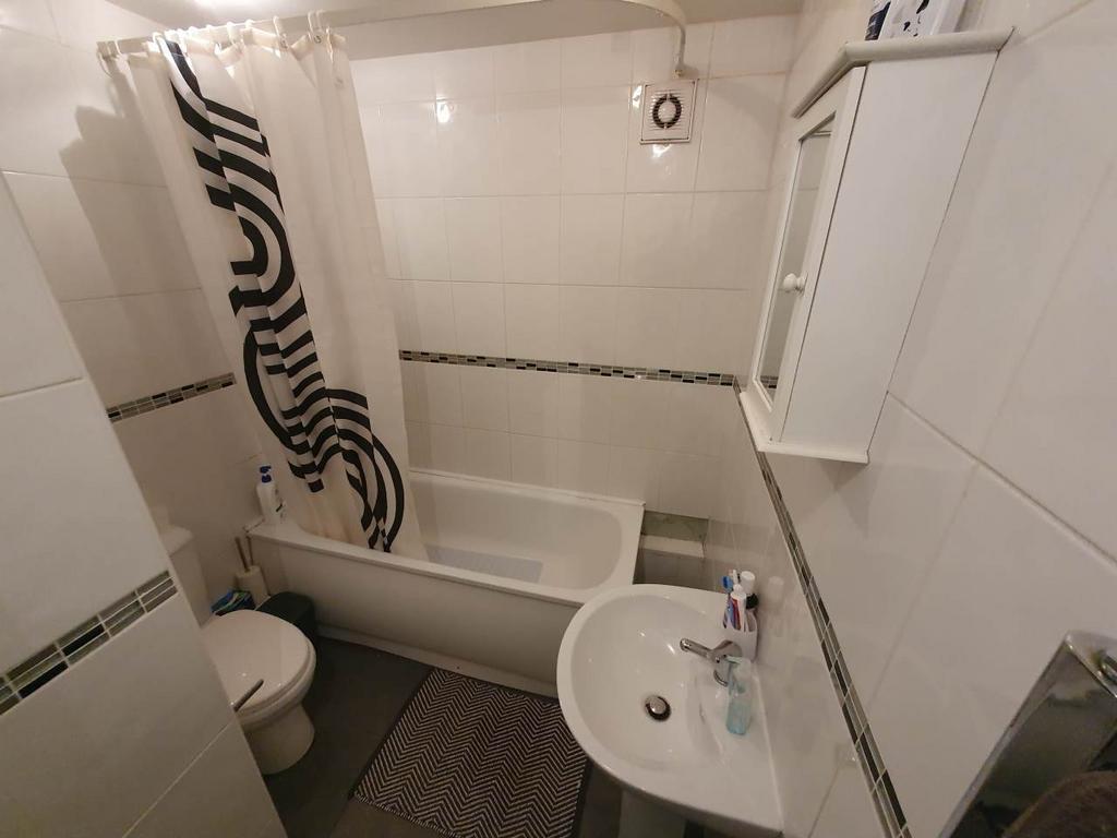 Ground Floor Bathroo