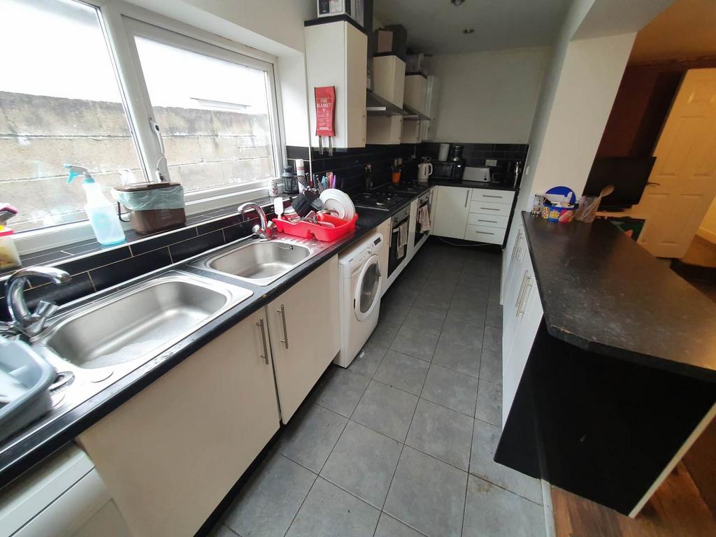 Kitchen (2)