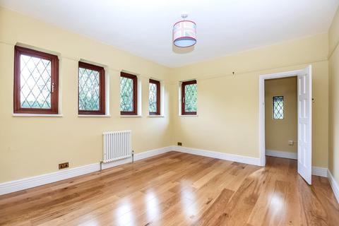 4 bedroom detached house to rent, Chislehurst Road, Chislehurst, BR7