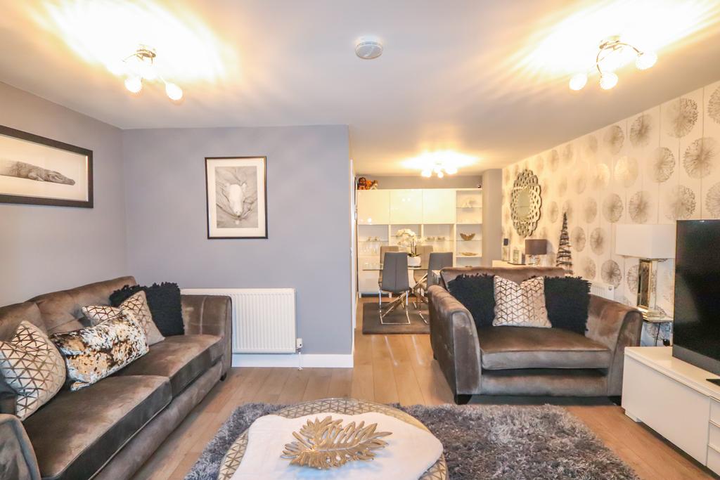 Living/dining room