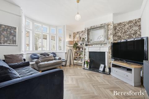 15 Crowlands Avenue, Romford, RM7 9JA