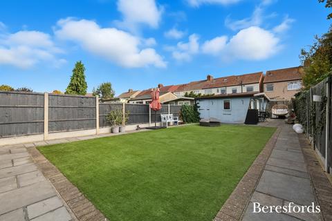 15 Crowlands Avenue, Romford, RM7 9JA