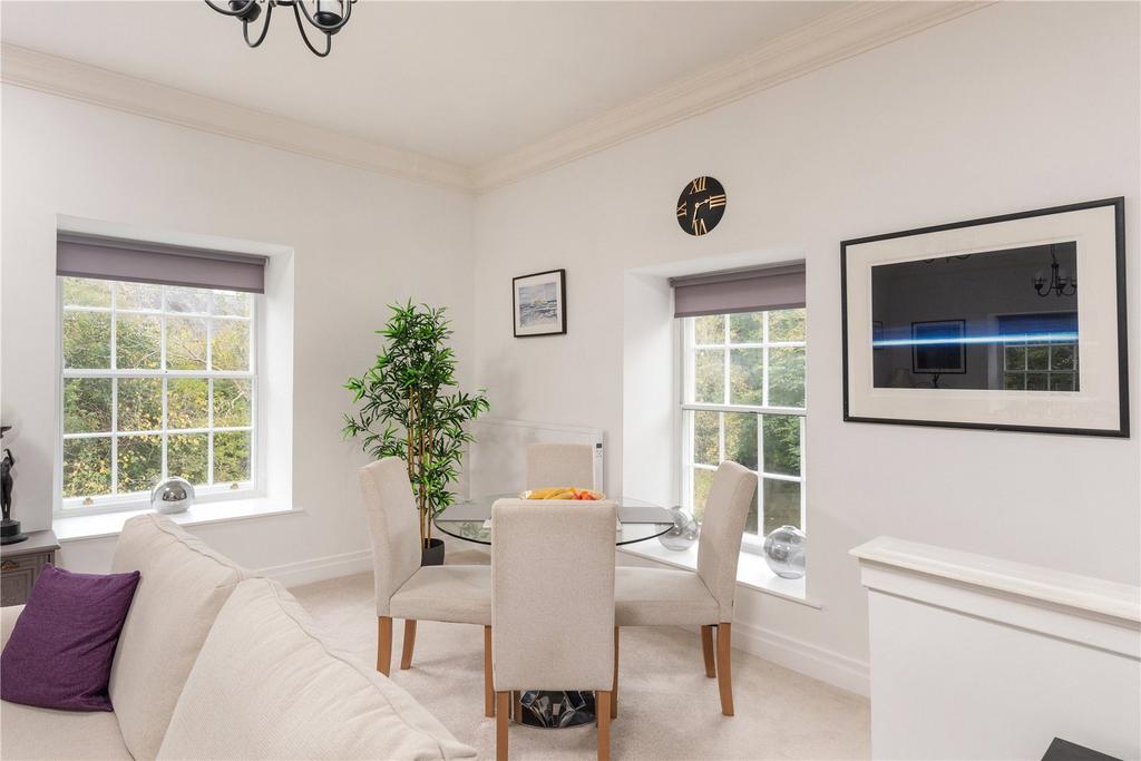 Living Dining Area