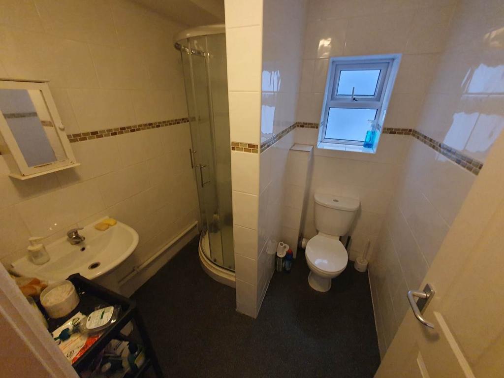 First Floor Shower R