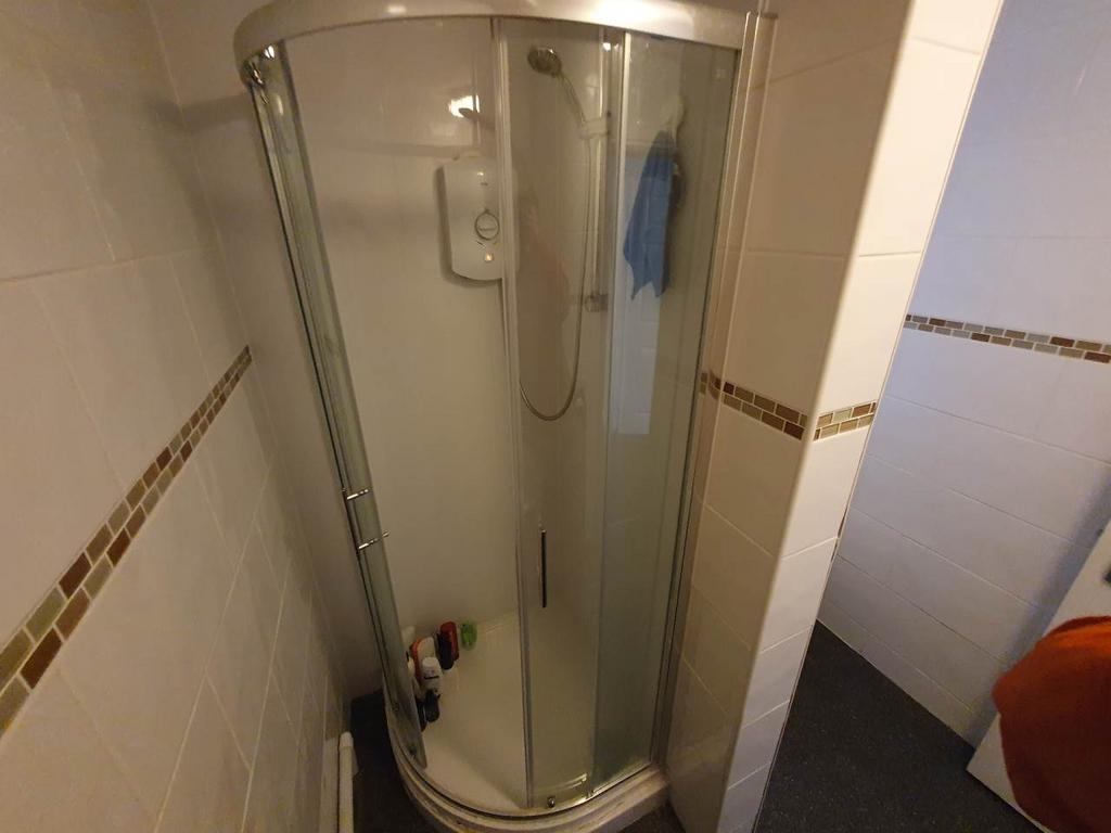 First Floor Shower R