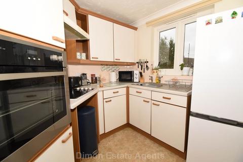 2 bedroom retirement property for sale, Canberra Court, Gosport