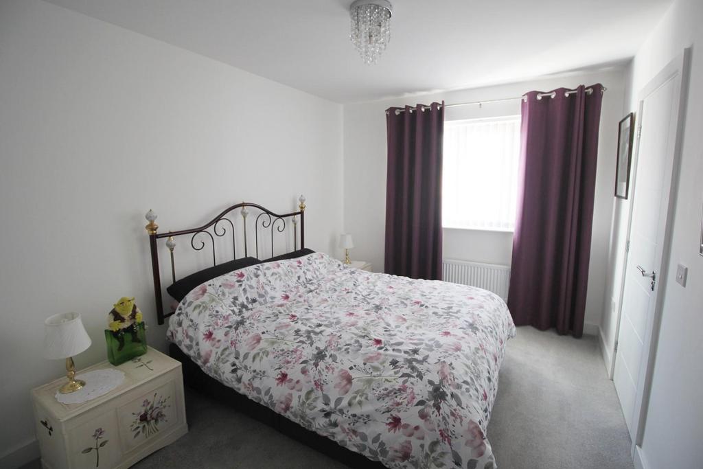 Bed 3.JPG